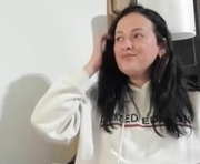 aurya_petra is a 35 year old female webcam sex model.