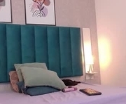 krystalross1 is a 34 year old female webcam sex model.