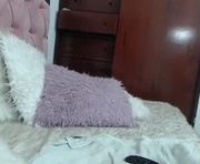 marrtinna is a 18 year old female webcam sex model.