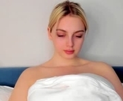 ashbunny_ is a 20 year old female webcam sex model.