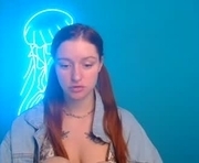foxy_kamilla is a 19 year old female webcam sex model.