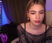 freyamoonss is a 21 year old female webcam sex model.