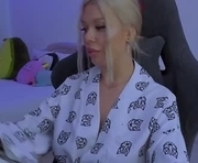 alexamason is a 27 year old female webcam sex model.