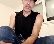 meditmtc is a 41 year old male webcam sex model.