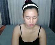_khiaxxx is a  year old female webcam sex model.