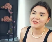 leonardarizk is a 18 year old female webcam sex model.