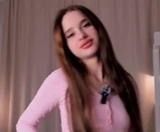 crisgerke is a 18 year old female webcam sex model.