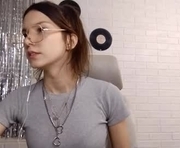 eugeneakright is a 18 year old female webcam sex model.