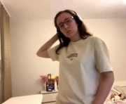 dortheyschakel is a 19 year old female webcam sex model.