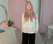 delilahtaylor is a 18 year old female webcam sex model.