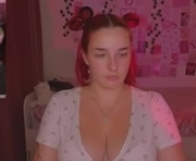 iwi_wi_wi is a 21 year old female webcam sex model.