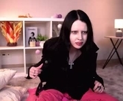 donaroberts is a 18 year old female webcam sex model.