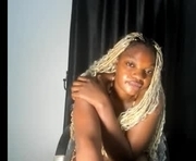 juicylouisa is a  year old female webcam sex model.
