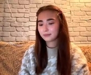 claribelatienza is a 18 year old female webcam sex model.