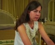 corriezarella is a 18 year old female webcam sex model.