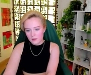 ellie_heavenly is a  year old female webcam sex model.