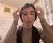 verdiedemoss is a 18 year old female webcam sex model.