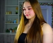sibylra is a 18 year old female webcam sex model.