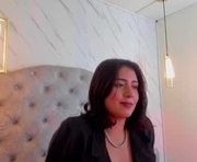 serenavelvet is a 18 year old female webcam sex model.