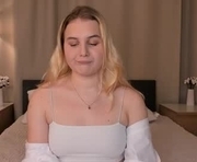 aishaspeak is a 19 year old female webcam sex model.