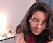 carolgootz is a 18 year old female webcam sex model.
