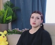 sharlacummer is a 18 year old female webcam sex model.