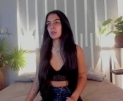dulce_maaria1 is a  year old female webcam sex model.