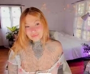 habana__green is a 27 year old female webcam sex model.