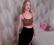 editbrindle is a 18 year old female webcam sex model.