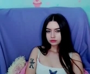 evasumer is a 21 year old female webcam sex model.