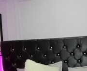 scarlett_gomez01 is a 20 year old female webcam sex model.