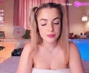 aislybarks is a 18 year old female webcam sex model.