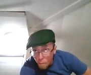 hgdtdtdud66 is a  year old couple webcam sex model.