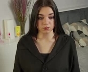 moony_mary is a 18 year old female webcam sex model.