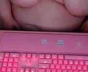 xxblueskyxx32 is a 22 year old female webcam sex model.