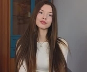 odelindagrimshaw is a 18 year old female webcam sex model.