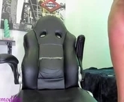 burban00_roxxy_ is a 25 year old female webcam sex model.