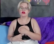 roni_storm is a 19 year old female webcam sex model.