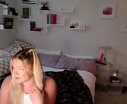 madelynwilde is a  year old female webcam sex model.