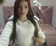 charlotte_ross_v is a  year old female webcam sex model.