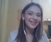 joelbigalk is a 18 year old female webcam sex model.