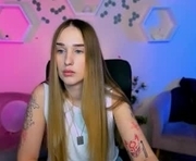 _kellykitten_ is a  year old couple webcam sex model.