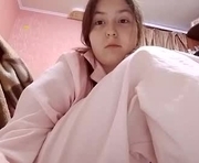 bellahadid8 is a 21 year old female webcam sex model.