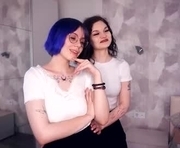 avaobierne is a 18 year old couple webcam sex model.