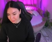 blacksilkqueen is a 35 year old female webcam sex model.