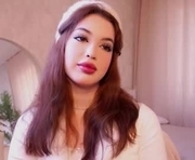 sunshinegaddie is a 18 year old female webcam sex model.