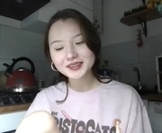 tajuanadelfelder is a 18 year old female webcam sex model.