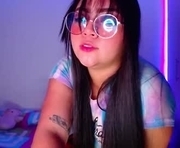 takaragr is a 19 year old female webcam sex model.
