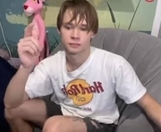 eitanhere is a 21 year old male webcam sex model.