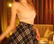 petitegonwiild is a 18 year old female webcam sex model.